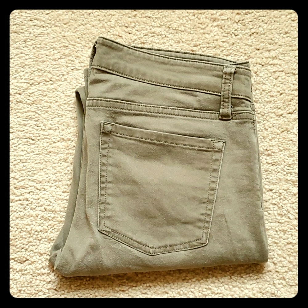 Gap olive jeans